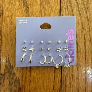 🔥 Sale 5 for $20 🔥 - Brand new!  Claire’s Earrings